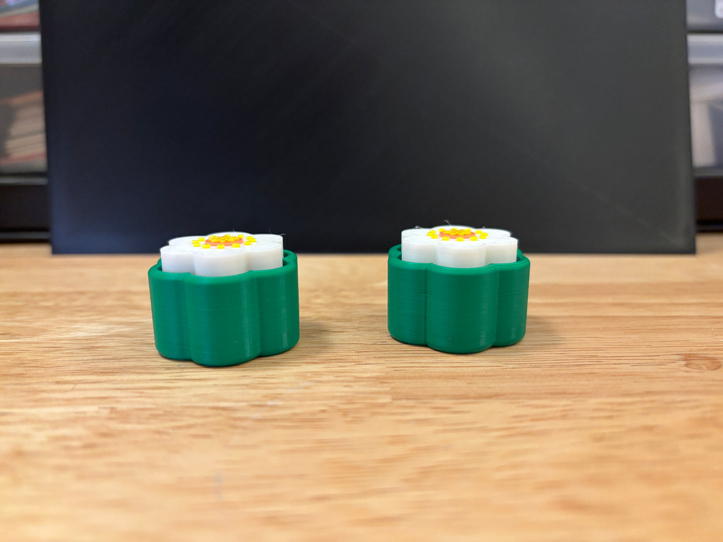 Clicky Flower Key chain, 3D printed flower keychain, Flower Keychain, Clicky Keychain, Clickie Flower keychain
