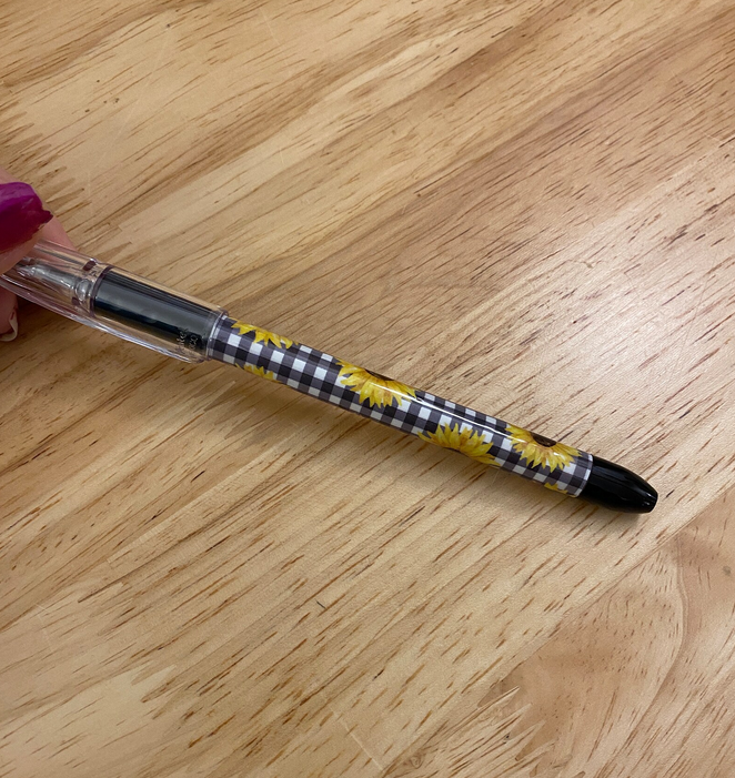 Sunflower Print pen, Cute Sunflowers on pen, Black and white criss cross design with Sunflowers on it pental rsvp pen