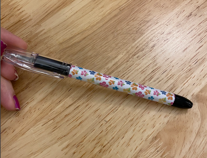 Cute daisy with dainty flowers pen, Floral design pen, Flower design pental rsvp pen