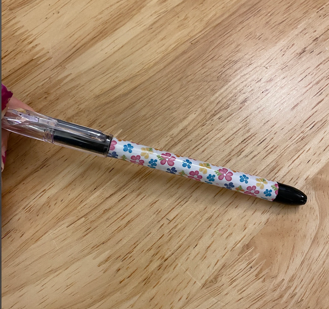 Cute daisy with dainty flowers pen, Floral design pen, Flower design pental rsvp pen