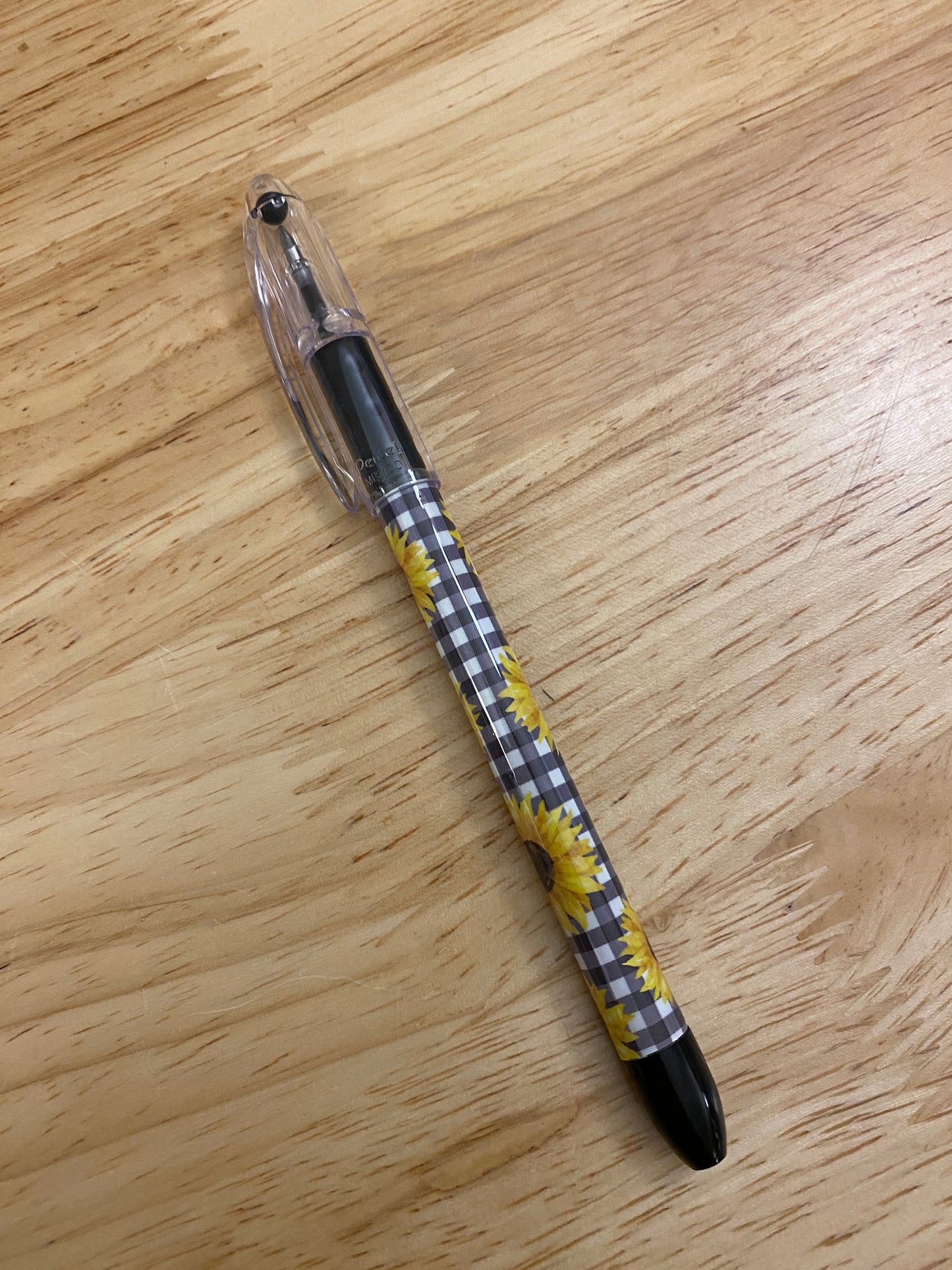 Sunflower Print pen, Cute Sunflowers on pen, Black and white criss cross design with Sunflowers on it pental rsvp pen