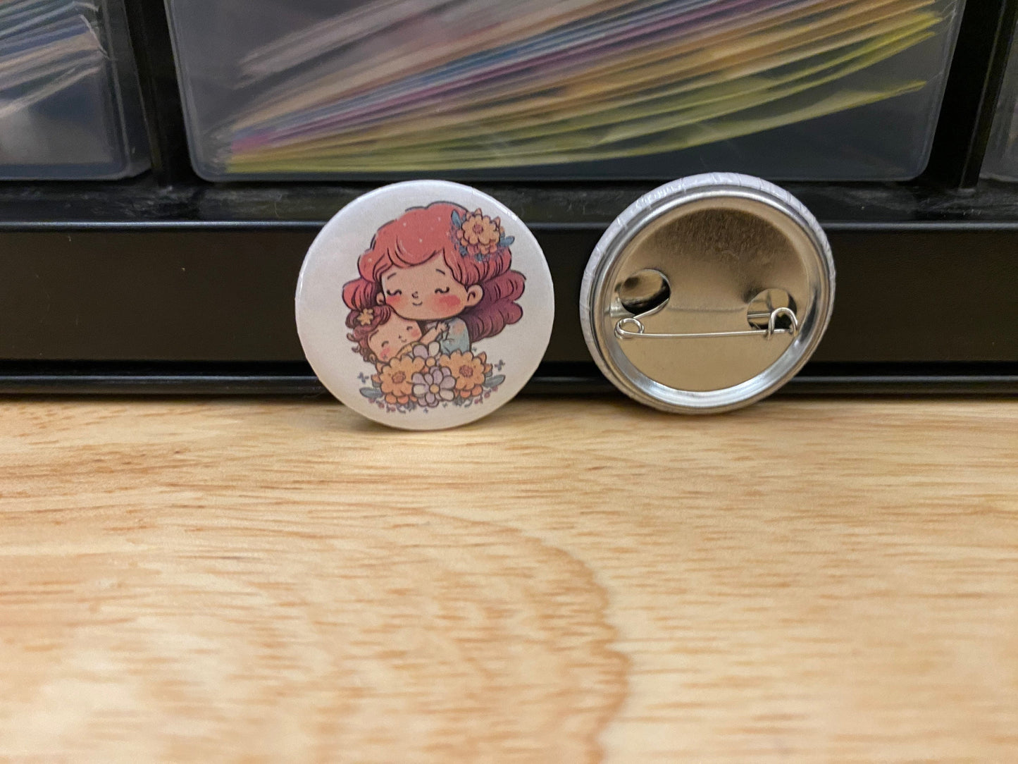 Mom and child Pin Back Button Pins, Back Pack Decoration, Mom deco, Mothers day gift, Mom Button, Cute Mother and child pin