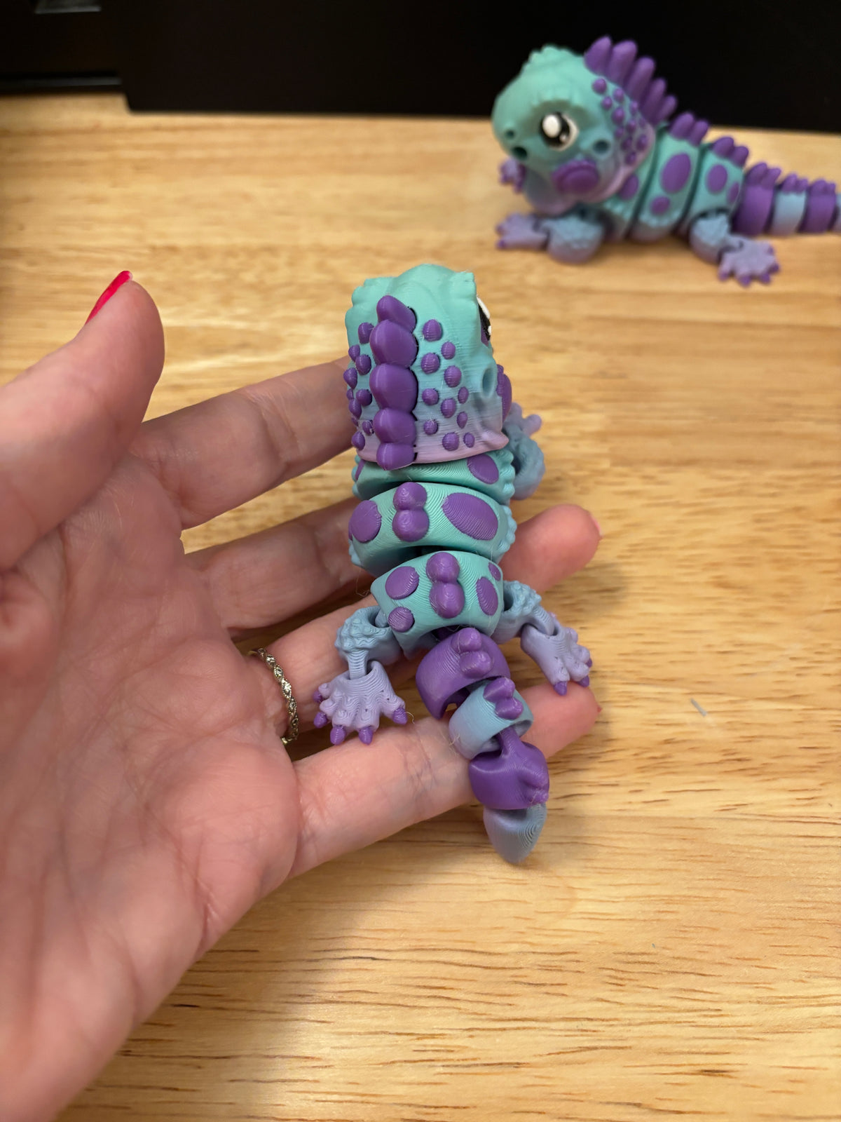 Baby Flexi Iguana keychain, 3D printed Iguana, Rainbow iguana, Moveable iguana