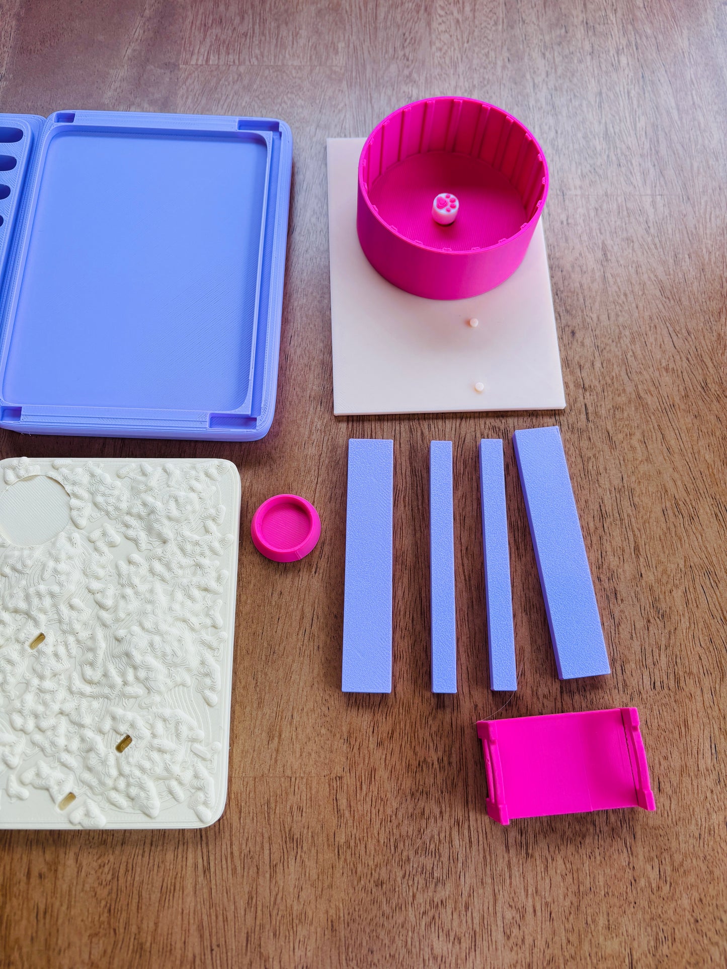3D Printed Guinea Pig cage with Guinea pigs, 3D printed tiny cage with cute guinea pigs