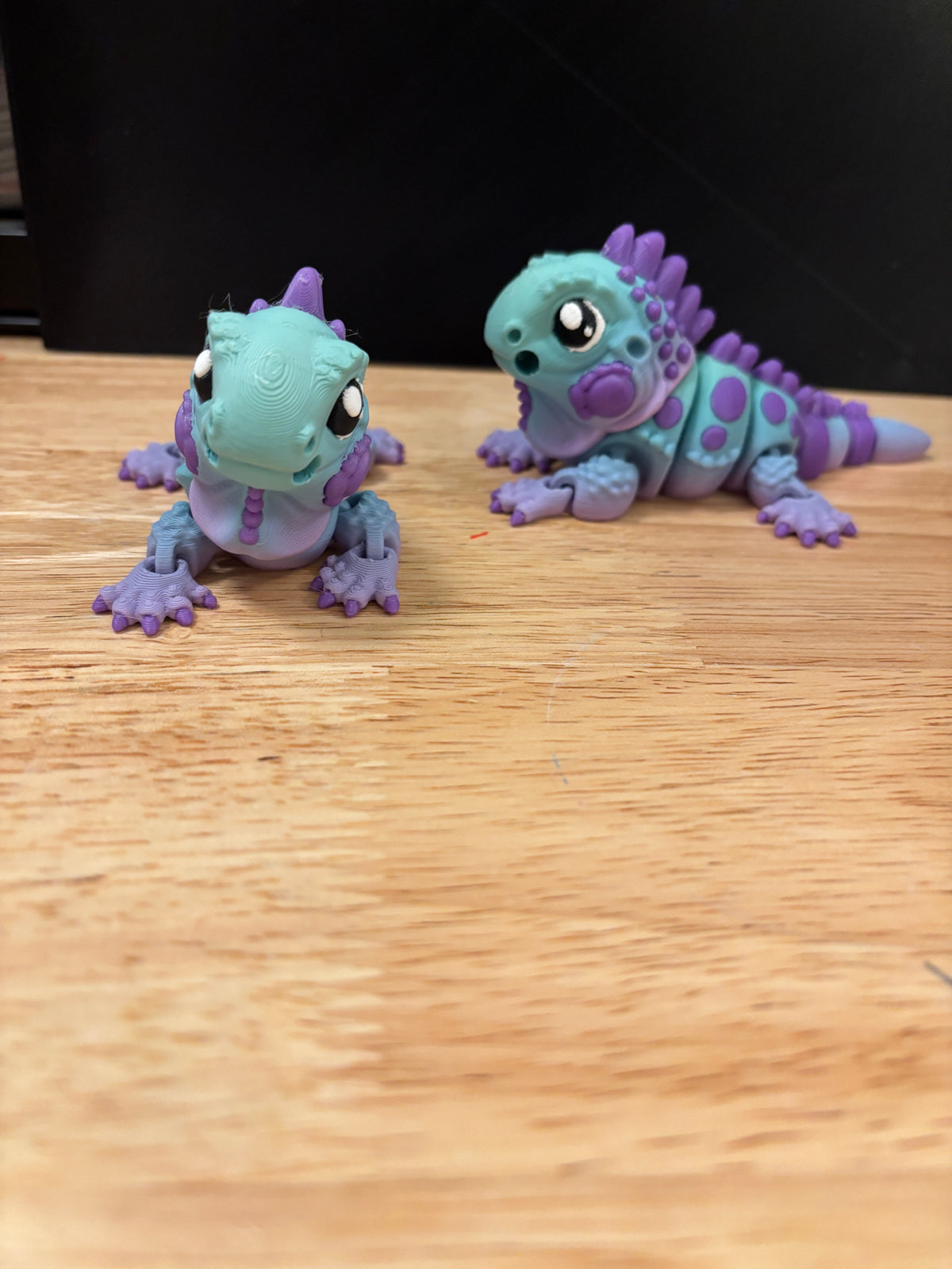 Baby Flexi Iguana keychain, 3D printed Iguana, Rainbow iguana, Moveable iguana