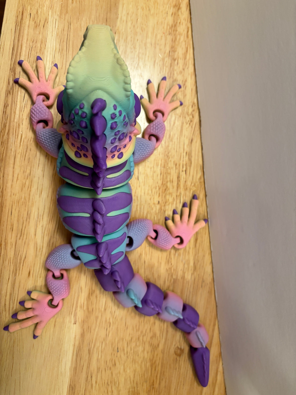 Flexi Iguana, 3D printed Iguana, Rainbow iguana, Moveable iguana
