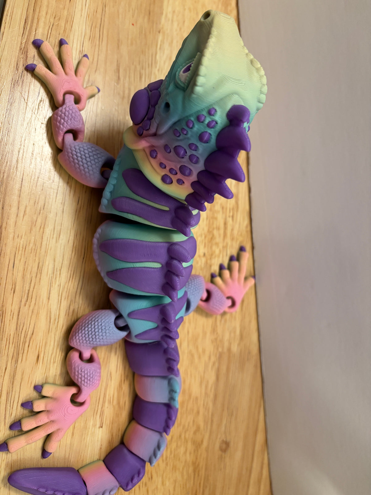 Flexi Iguana, 3D printed Iguana, Rainbow iguana, Moveable iguana