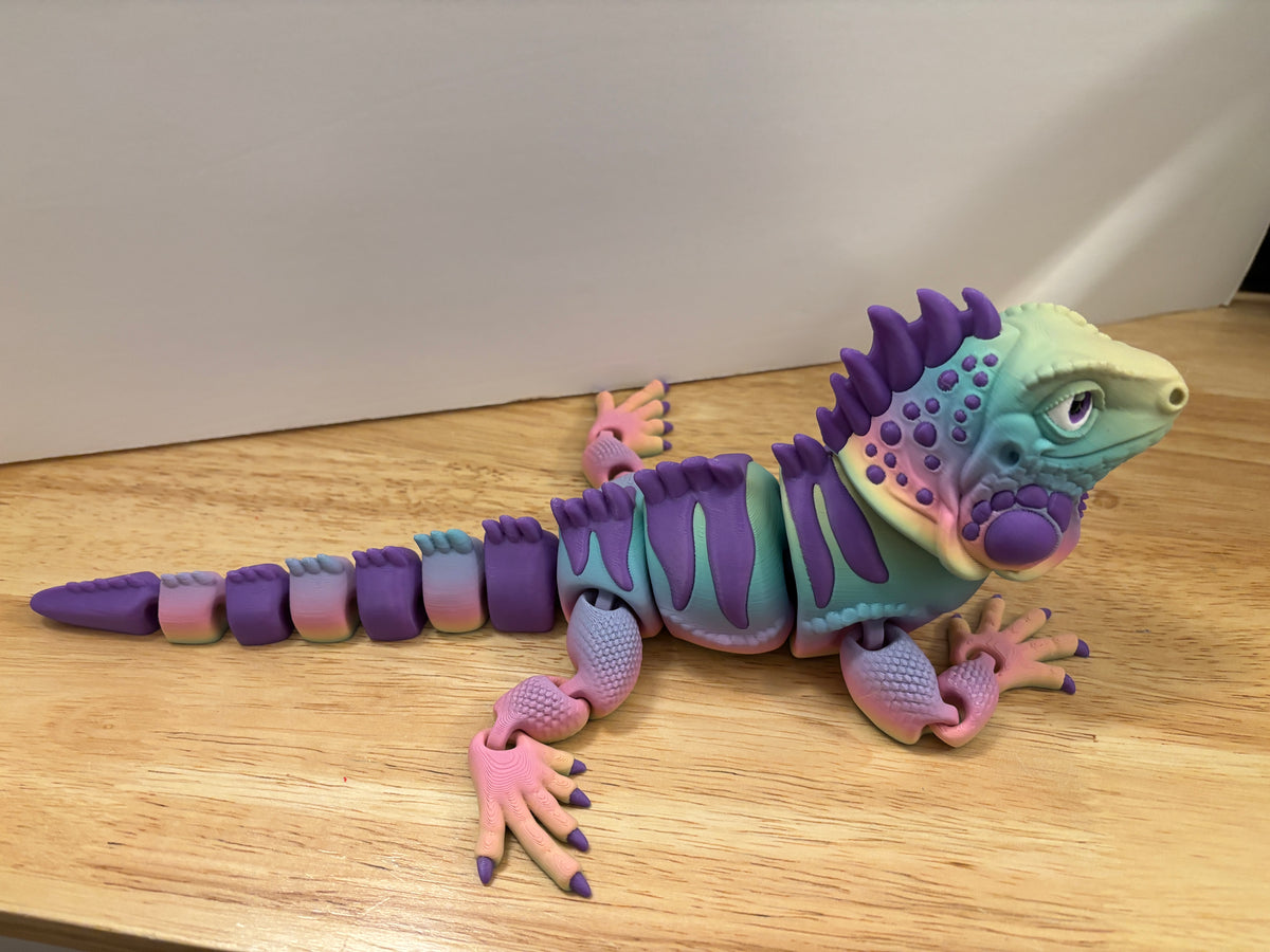 Flexi Iguana, 3D printed Iguana, Rainbow iguana, Moveable iguana