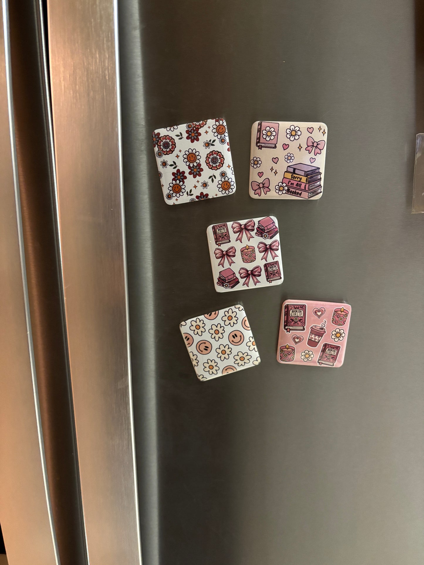 Set of 3 Bows and Books Fridge Magnets