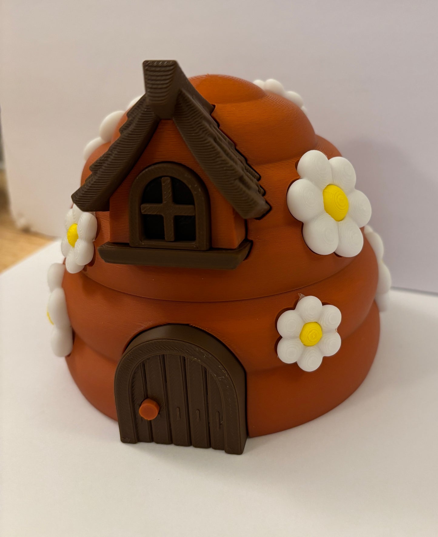 Brown Bee Hive with 3 bees, interchangeable into keychains, 3D printed bee hive, Honey Bees with Hive