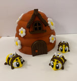 Brown Bee Hive with 3 bees, interchangeable into keychains, 3D printed bee hive, Honey Bees with Hive