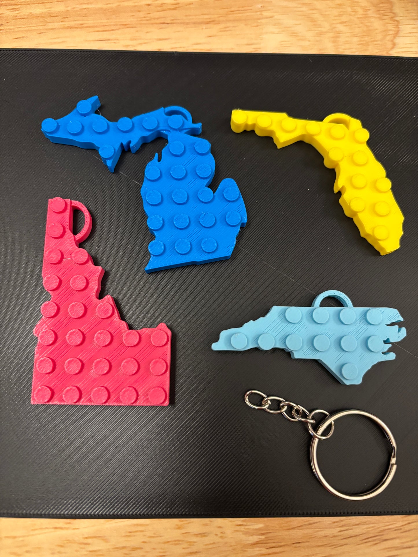 Any State Keychain with heart, Keychain with marker, 3D printed state key chain, State Key chain