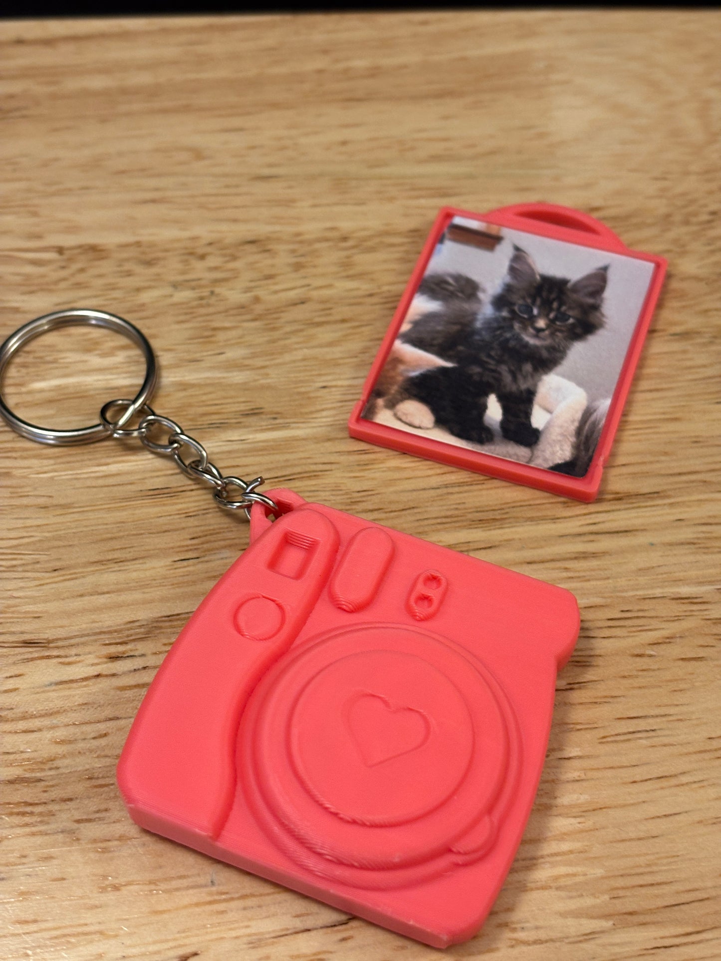 Cute Camera with photo key chain, photo keychain, Camera with Photo Keychain