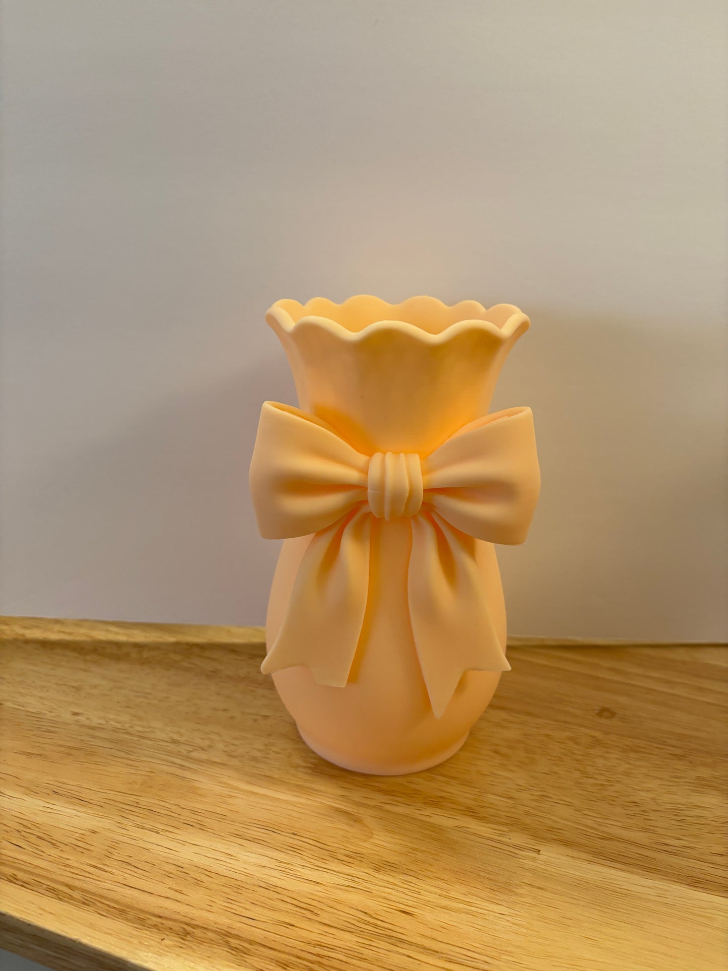 3D printed Vase with Bow, Vase with bow on it, Coquette Bow Vase