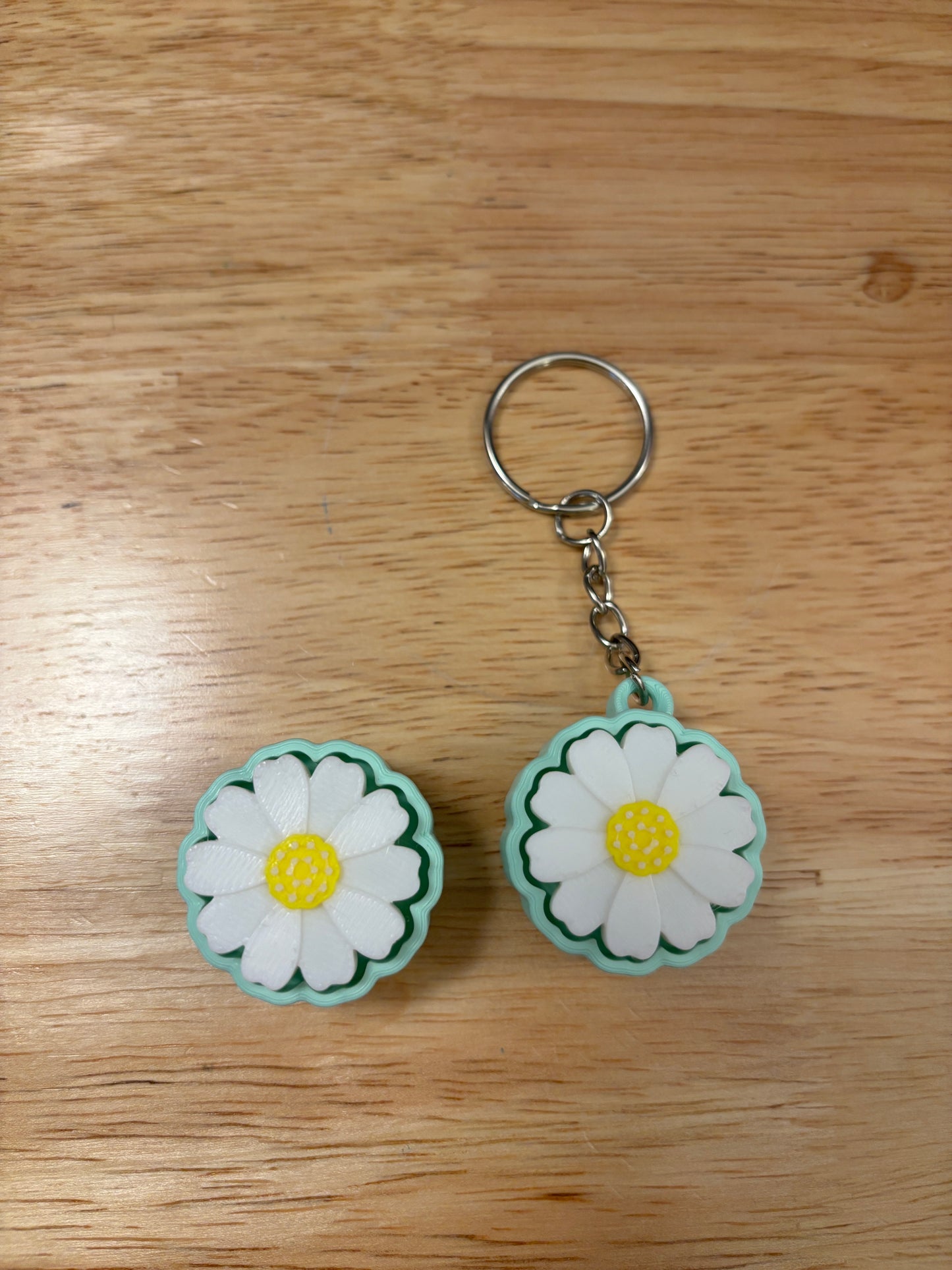Clicky White Flower Key chain