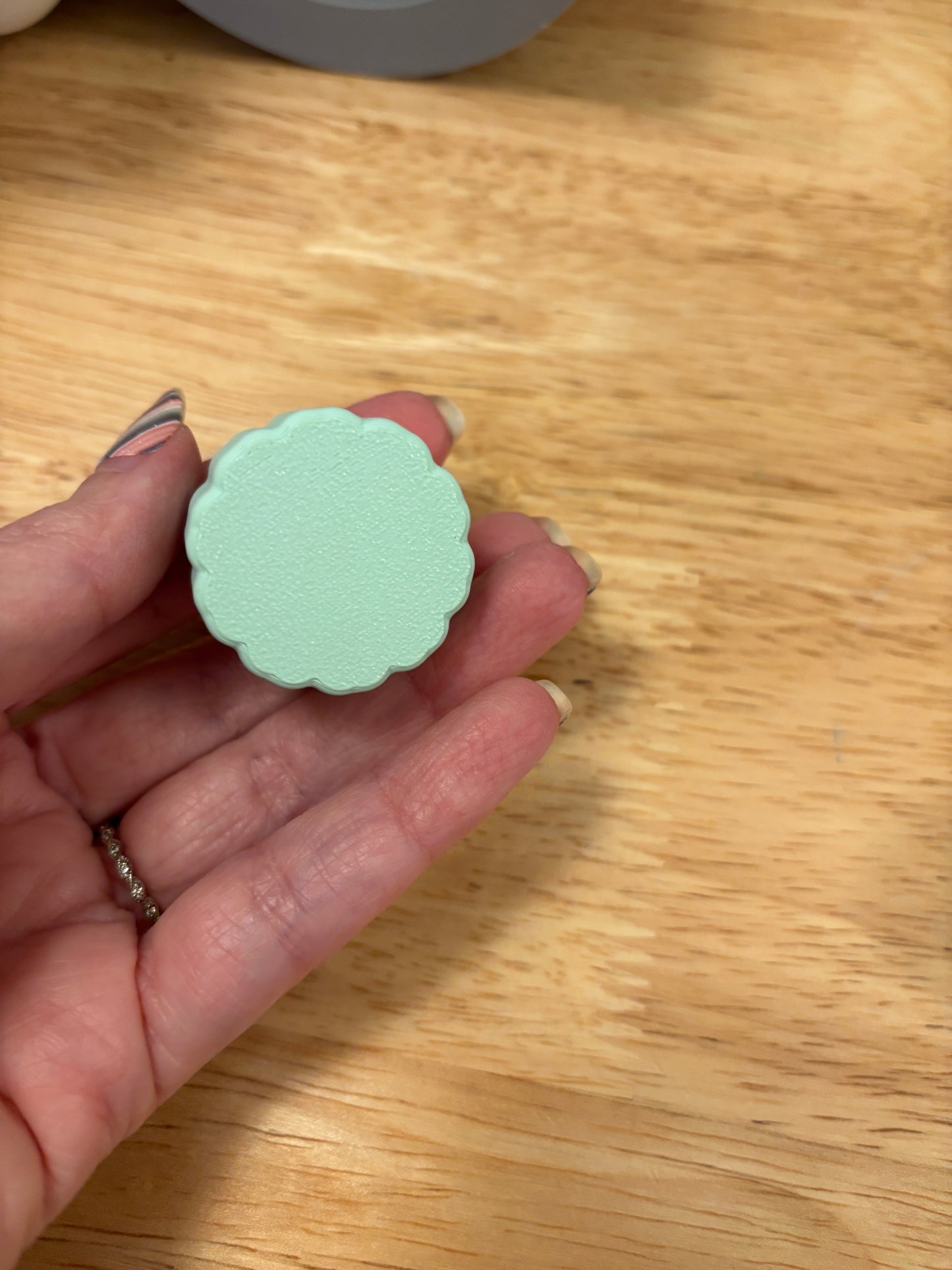 Clicky White Flower Key chain