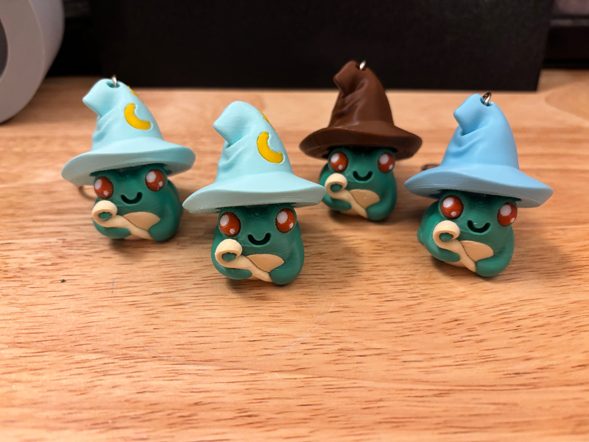 Customized Clicker Toad with hat Key chain, 3D printed Toad keychain, Hat on Toad Keychain, Clicky Keychain, Frog  clicker