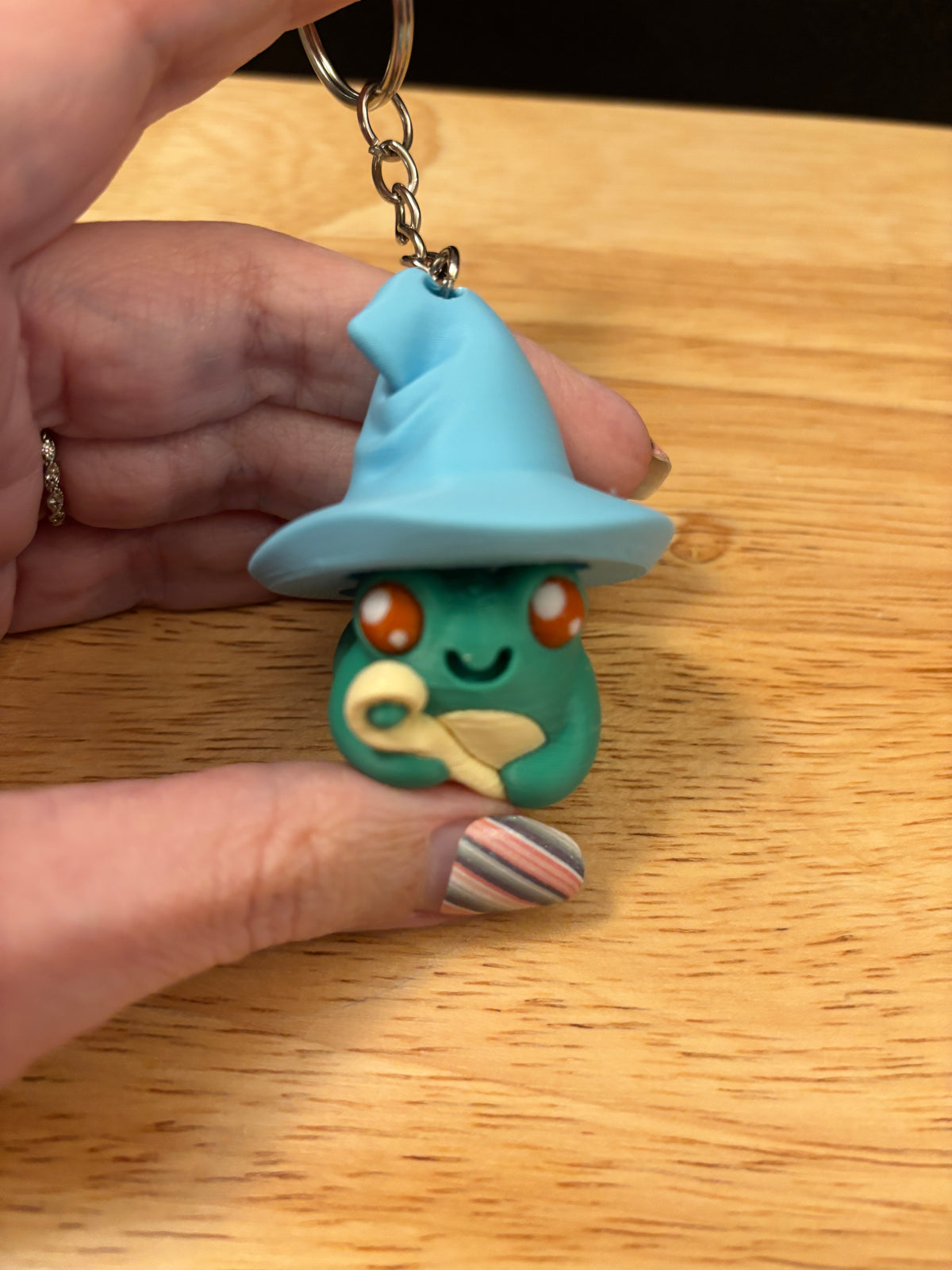 Customized Clicker Toad with hat Key chain, 3D printed Toad keychain, Hat on Toad Keychain, Clicky Keychain, Frog  clicker