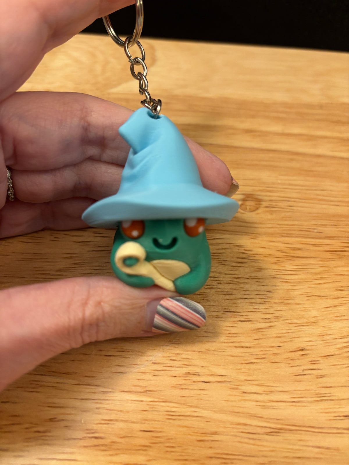Customized Clicker Toad with hat Key chain, 3D printed Toad keychain, Hat on Toad Keychain, Clicky Keychain, Frog  clicker