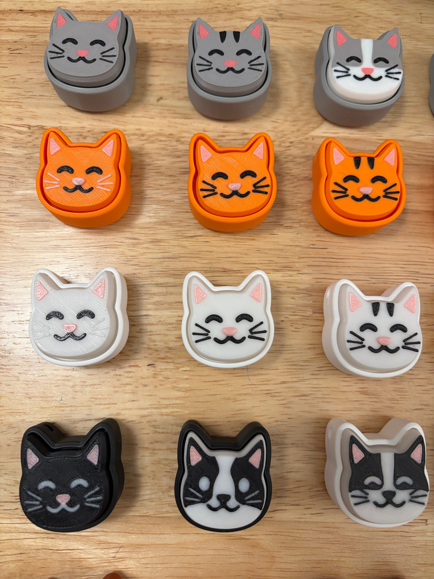 Custom Clicky Cat Keychain, Fidget Kitty Keychain, Kitty Fidget keychain, Clicky Cat keychain