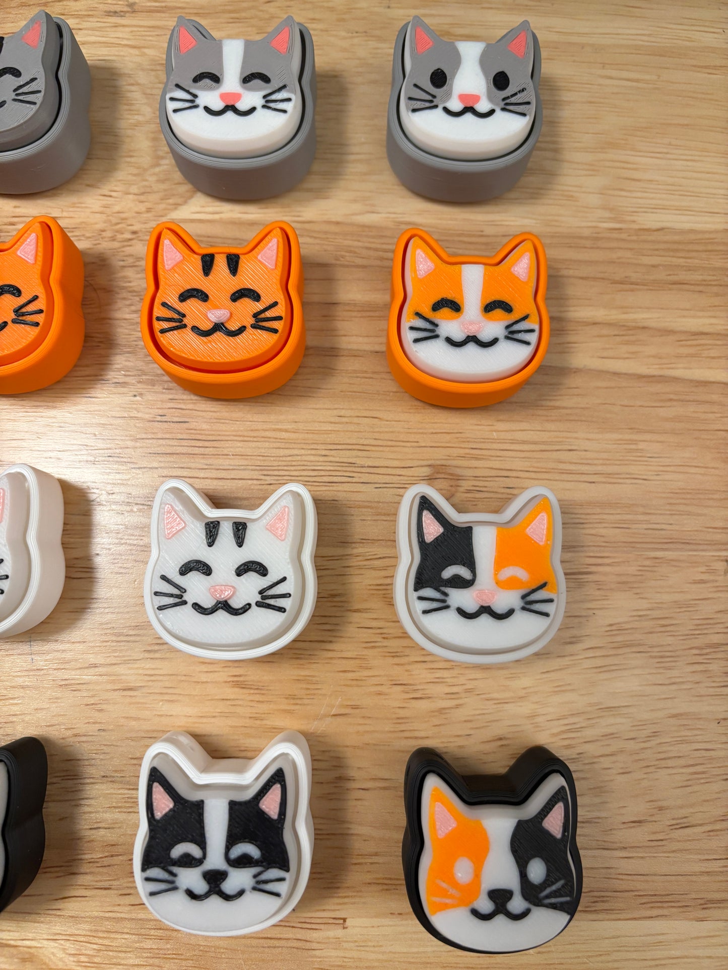 Custom Clicky Cat Keychain, Fidget Kitty Keychain, Kitty Fidget keychain, Clicky Cat keychain