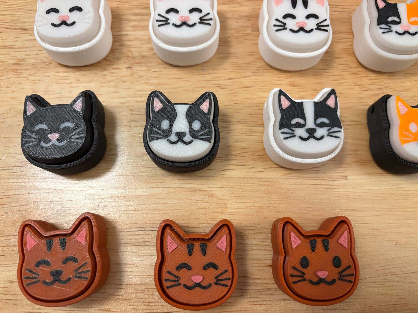 Custom Clicky Cat Keychain, Fidget Kitty Keychain, Kitty Fidget keychain, Clicky Cat keychain