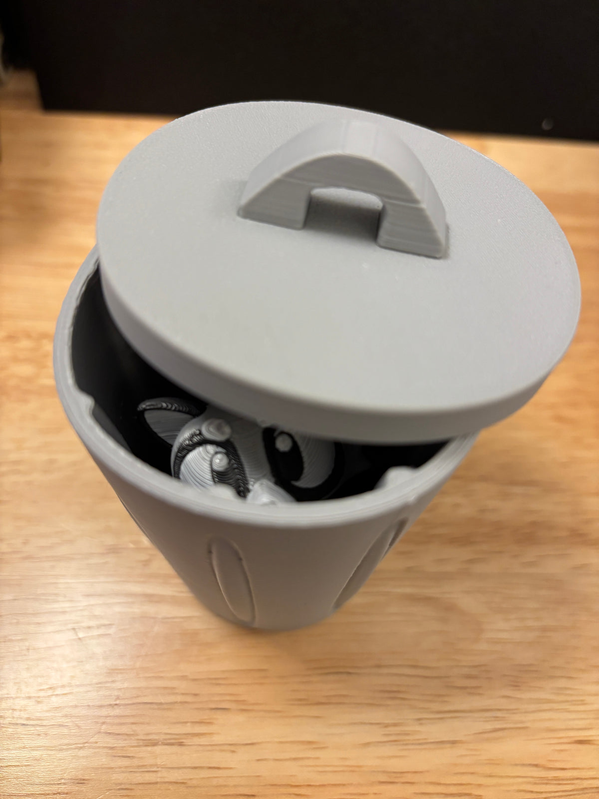 Raccoon Keychain with Trash can, 3D printed Raccoon keychain, Trash Can with Raccoon Keychain