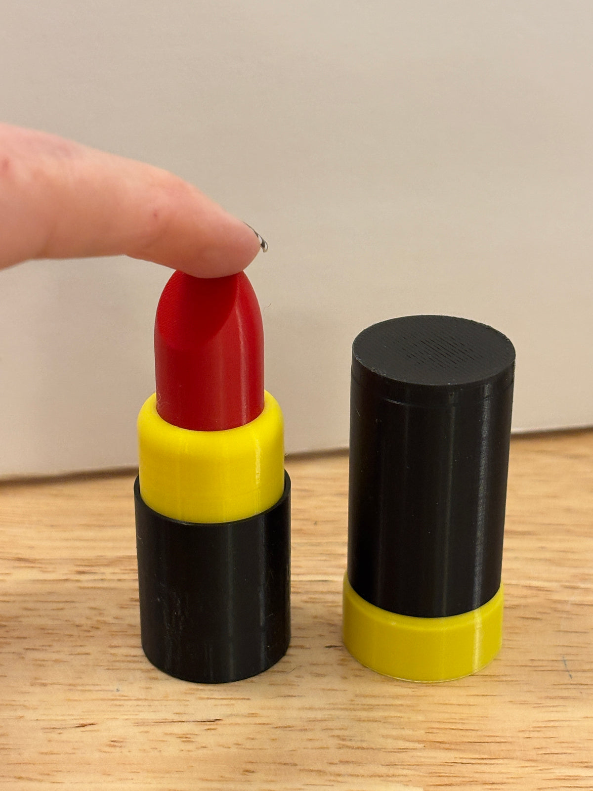 Custom Clicky Lipstick Key chain, 3D printed lip stick keychain, clicky Lip stick keychain