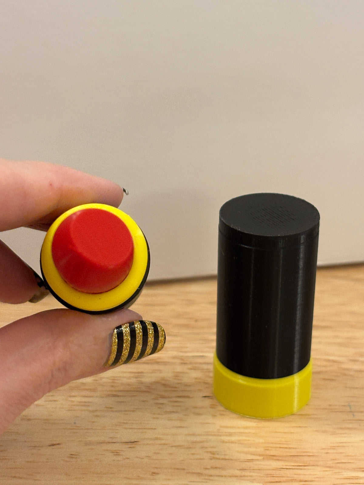 Custom Clicky Lipstick Key chain, 3D printed lip stick keychain, clicky Lip stick keychain