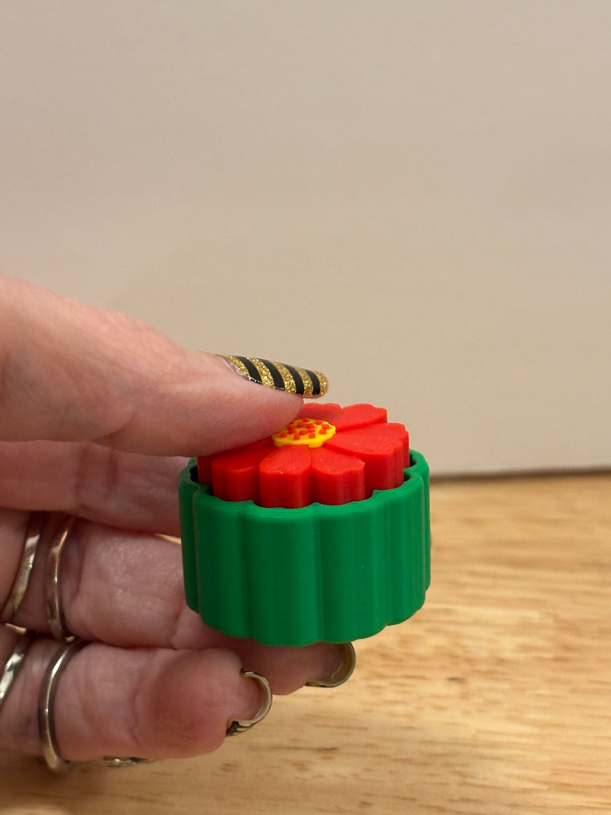 Clicky Red Flower Key chain, 3D printed Flower keychain, Clicky Keychain, Custom Flower keychain