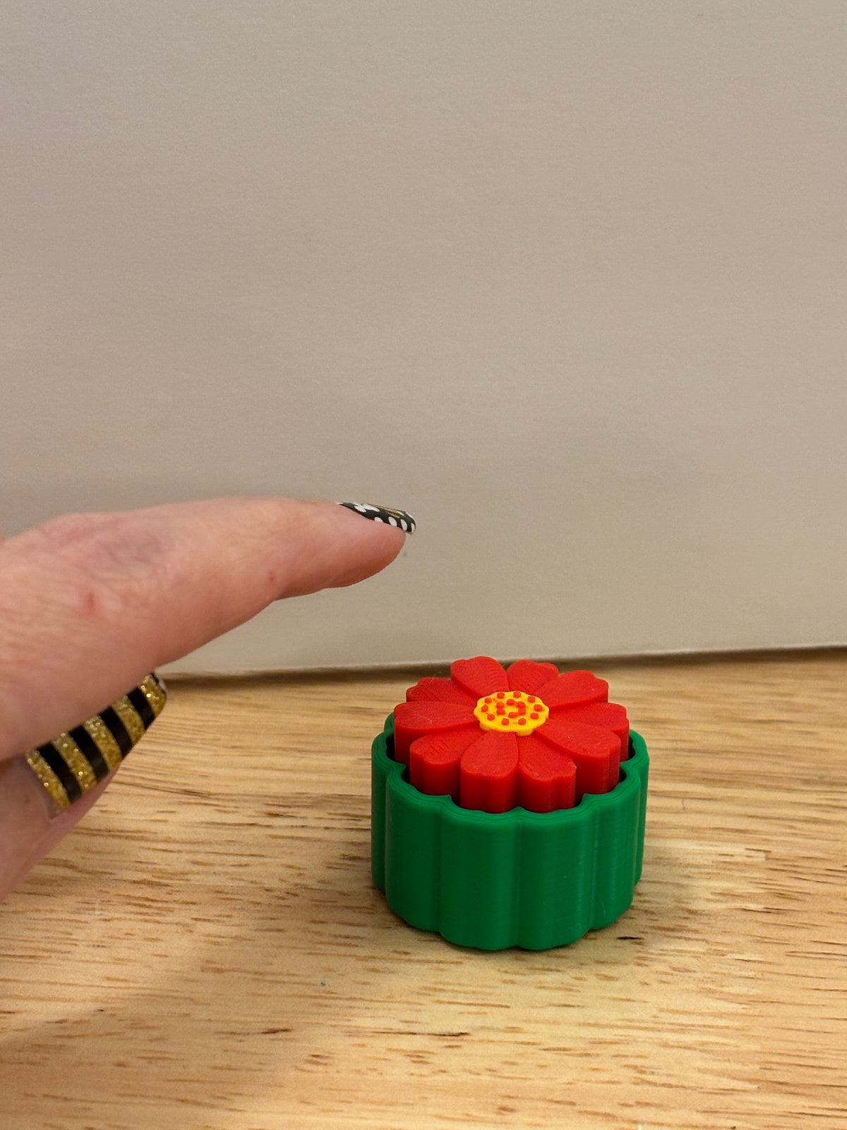 Clicky Red Flower Key chain, 3D printed Flower keychain, Clicky Keychain, Custom Flower keychain