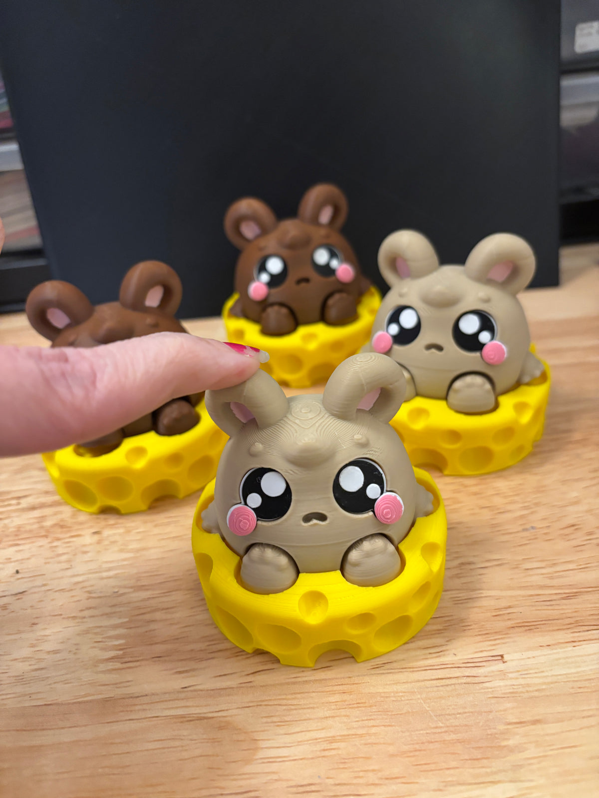 Desktop Mouse clicker, Mouse clicker, Mouse on Cheese clicker