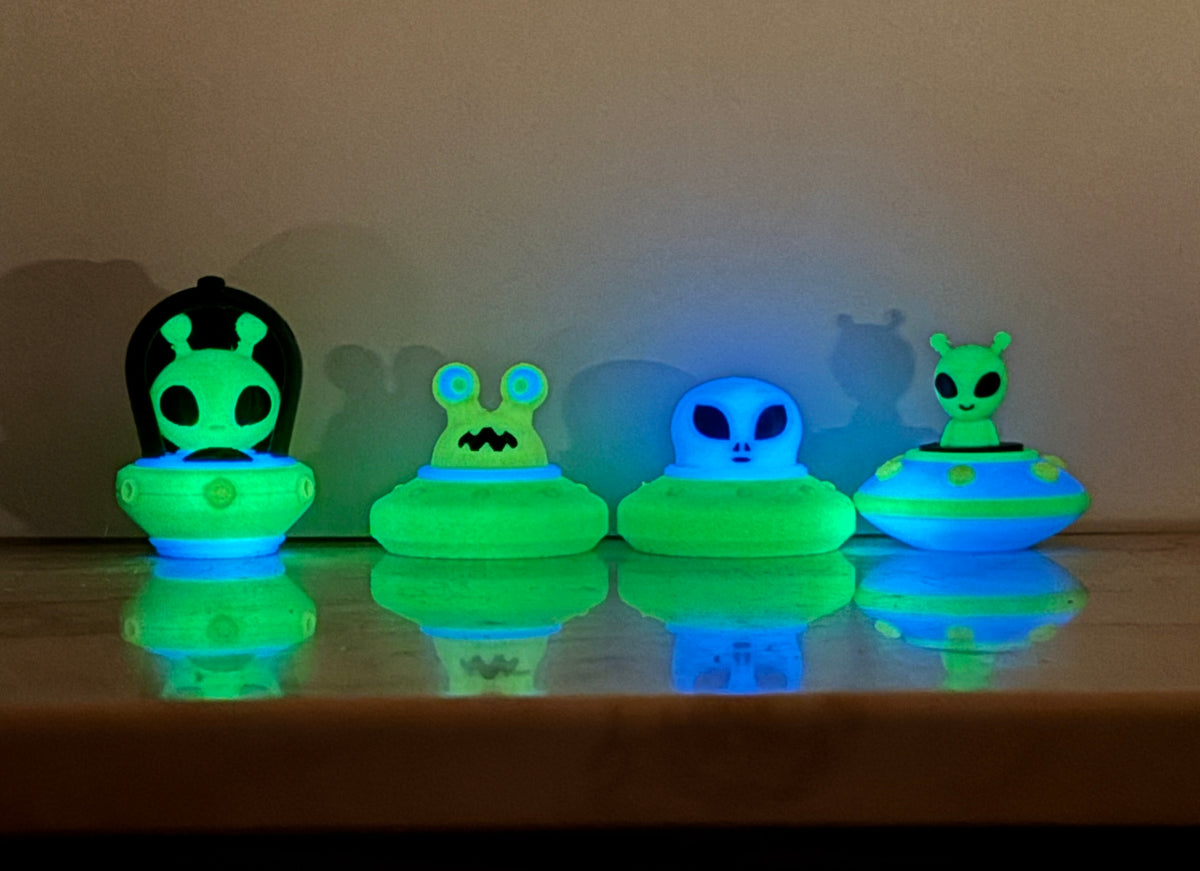 Glow in the dark UFO Keychain, Desktop UFO clicker, UFO clicker