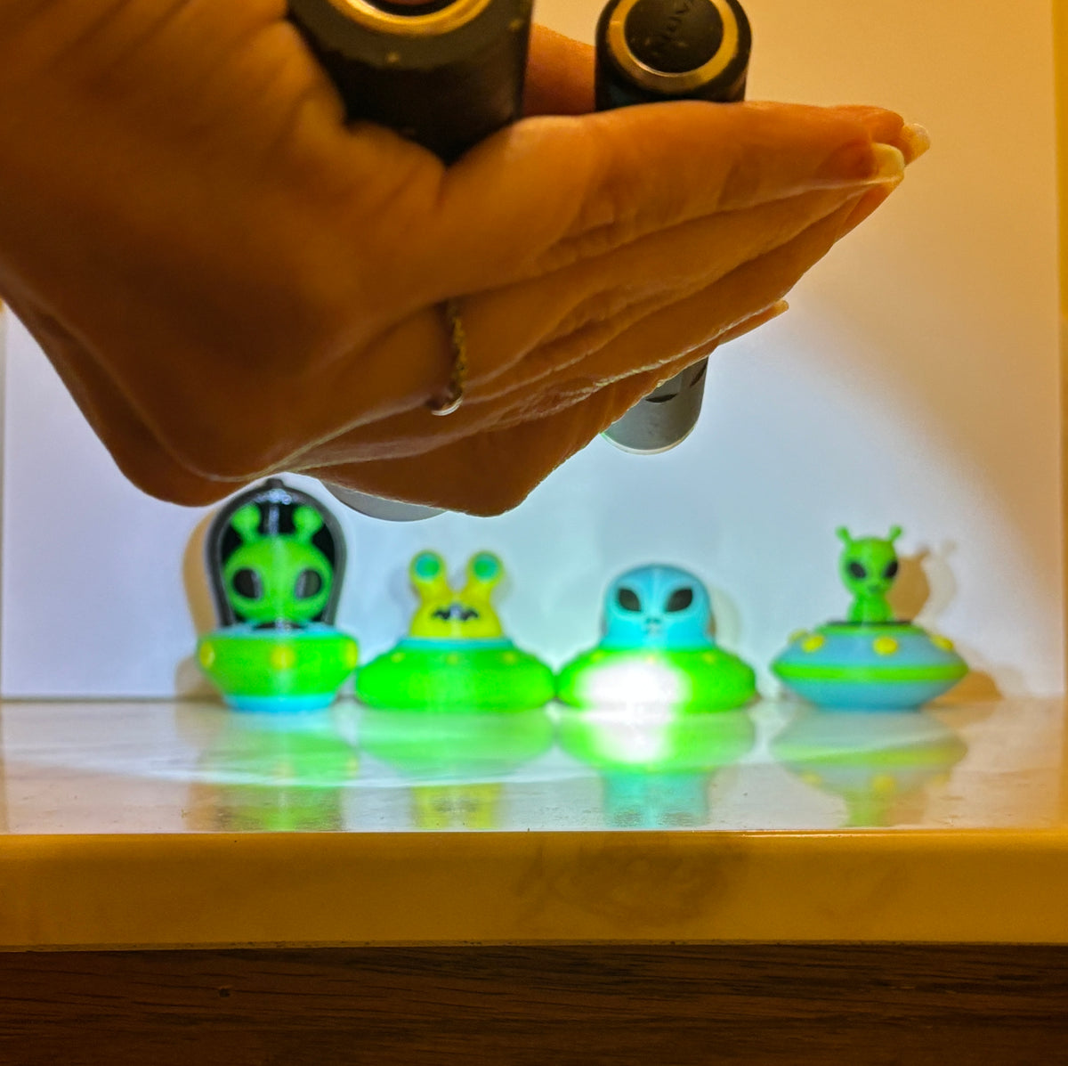 Glow in the dark UFO Keychain, Desktop UFO clicker, UFO clicker