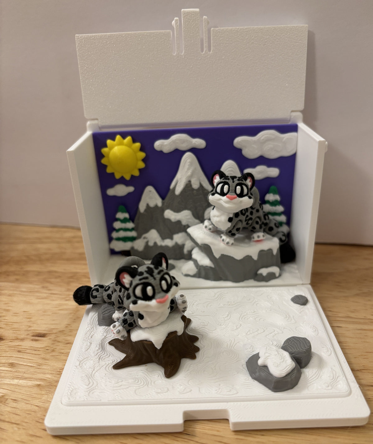 Snow Leopard Play set Case, Snow leopard case, Portable Play set, Portable snow leopard play set