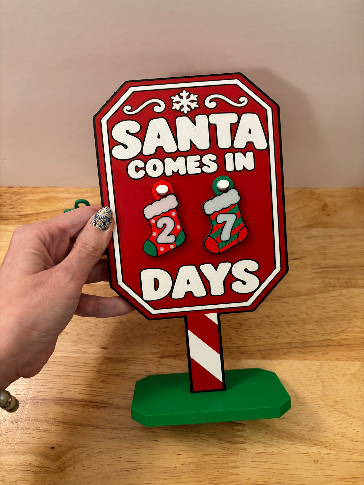 9" Santa Count Down Sign, Countdown stand, Santa comes in x days sign with Stockings, Chistmas countdown