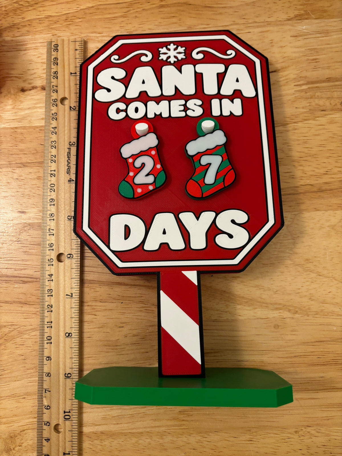 9" Santa Count Down Sign, Countdown stand, Santa comes in x days sign with Stockings, Chistmas countdown