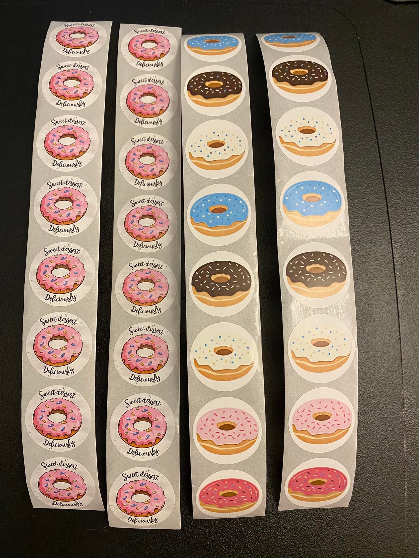32 Doughtnut wtih sprinkles Stickers